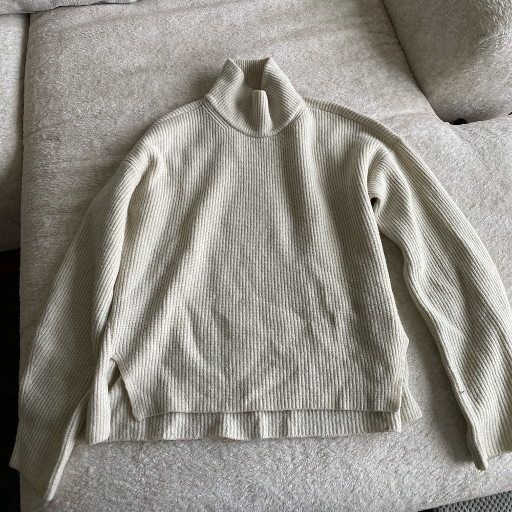 Abercrombie Classic Easy Turtleneck Sweater